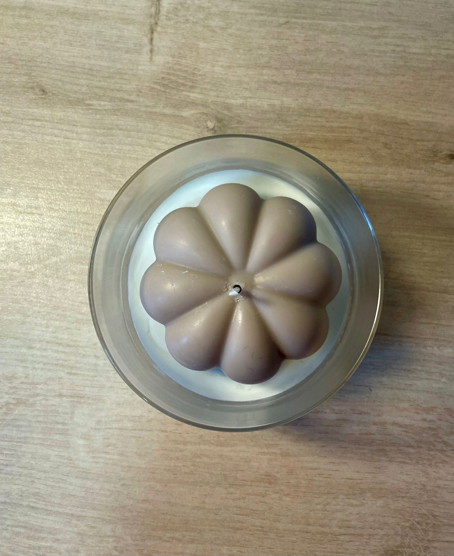 Bougie parfumée avec citrouille