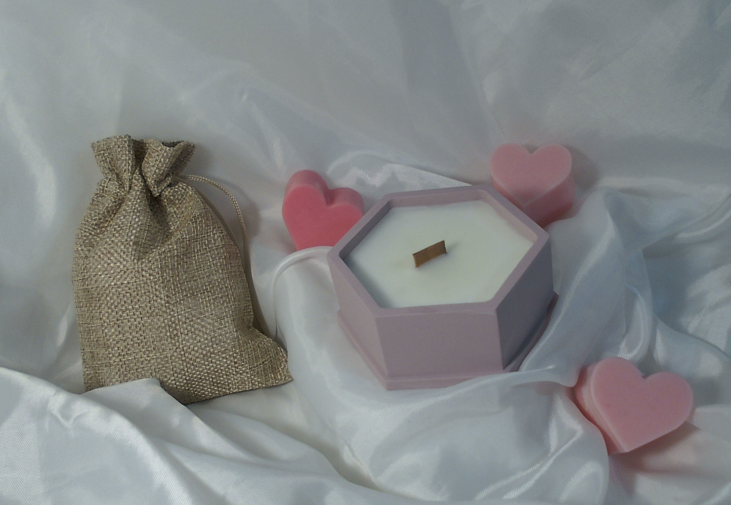 Bougie dans pot hexagonal