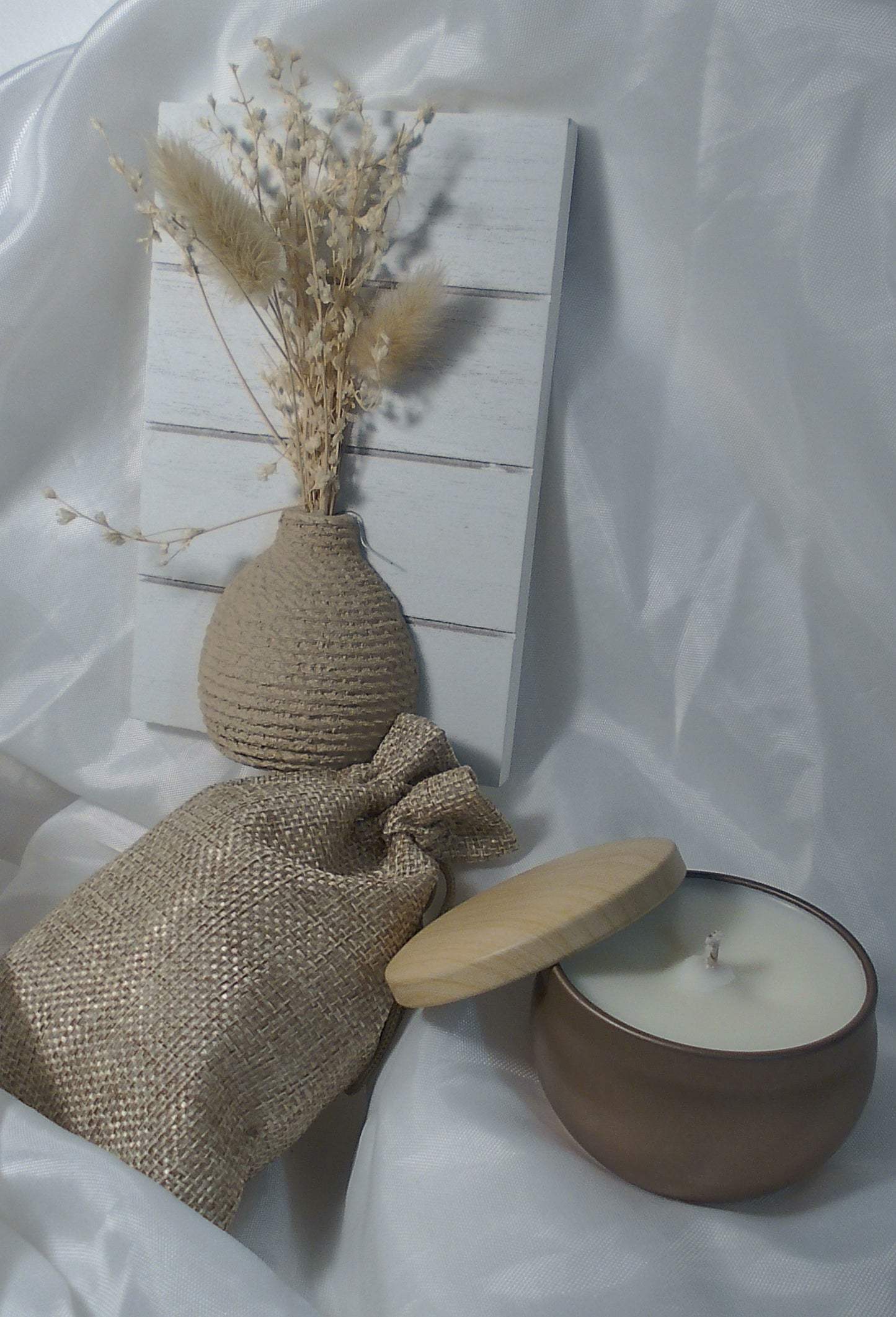 Bougie dans pot couleur or rose