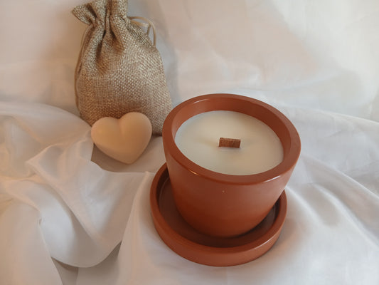 Bougie artisanale Torréa en pot jesmonite terracotta avec soucoupe, faite main à Nice