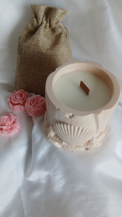 Océa - bougie artisanale en pot jesmonite coquillages, cire de soja - Fait main à Nice