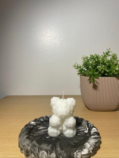 Ourséa — Bougie Ourson Roses en relief | Cire de soja | Parfum de Grasse au choix | Fait main à Nice