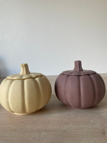 Bougie en pot citrouille