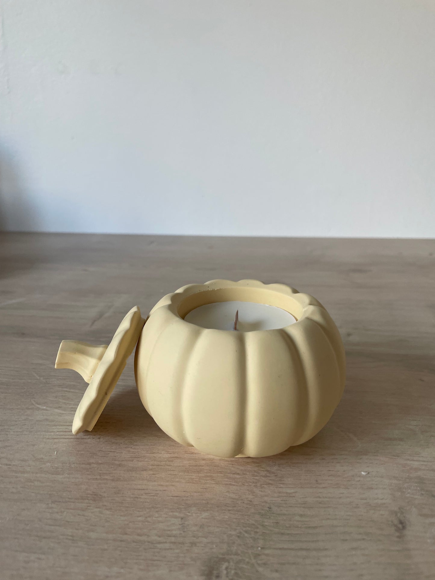Bougie en pot citrouille