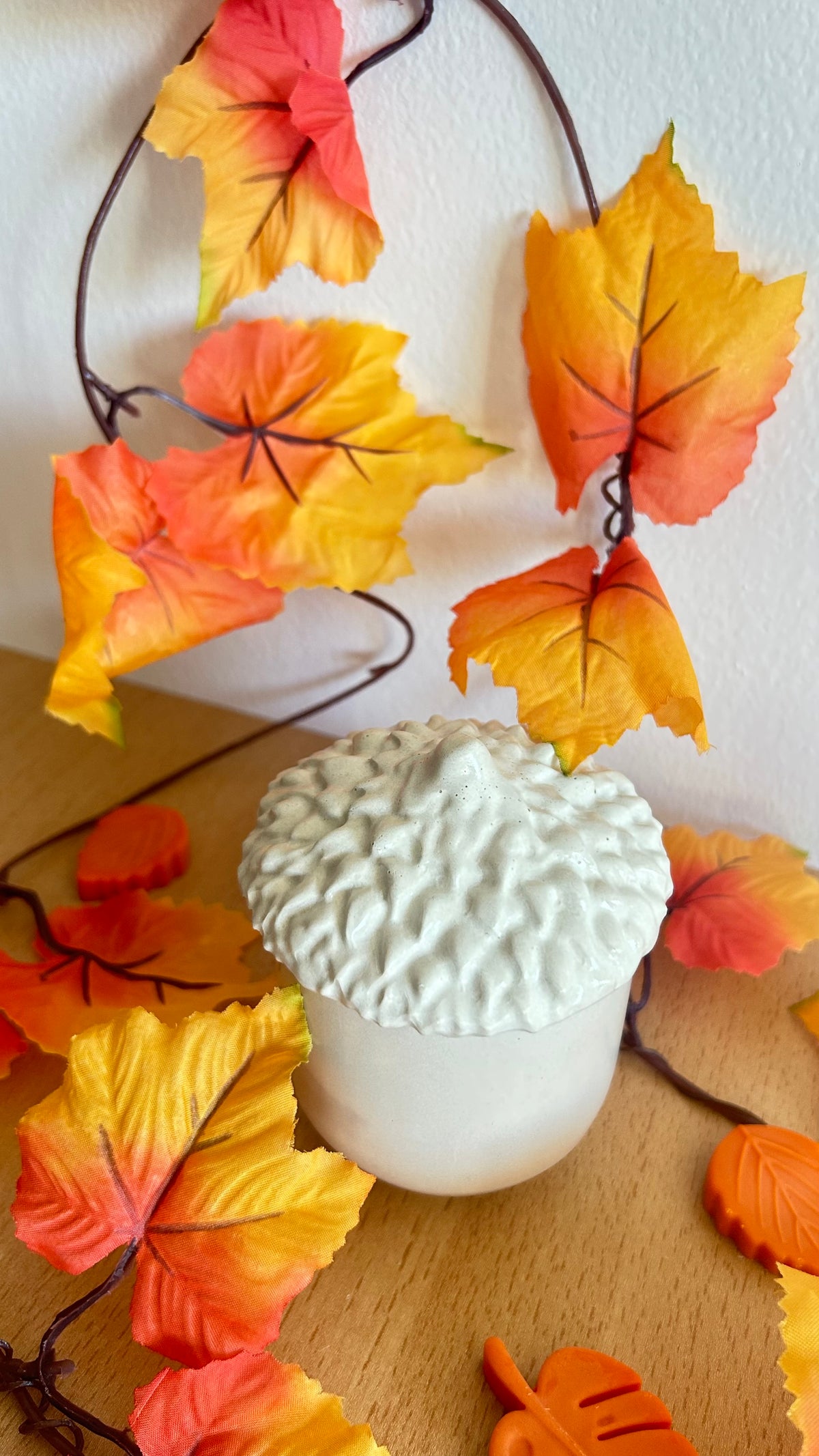 Chênéa - pot en jesmonite teinte lin, ambiance automne - Cocon by Héléa