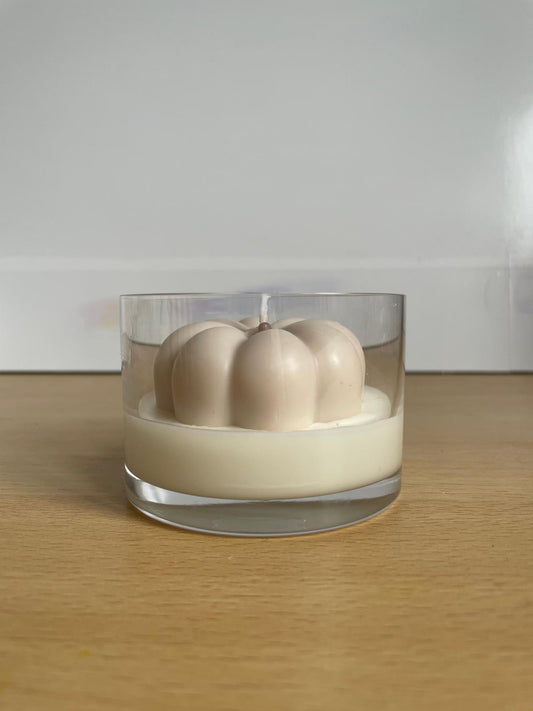 Bougie parfumée avec citrouille
