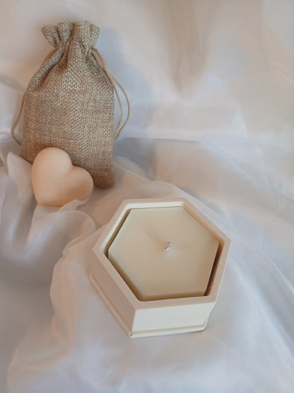 Héxéa — Bougie en pot Jesmonite Hexagonal | Mèche bois ou coton | Cire de soja | Fait main à Nice