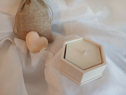 Héxéa — Bougie en pot Jesmonite Hexagonal | Mèche bois ou coton | Cire de soja | Fait main à Nice